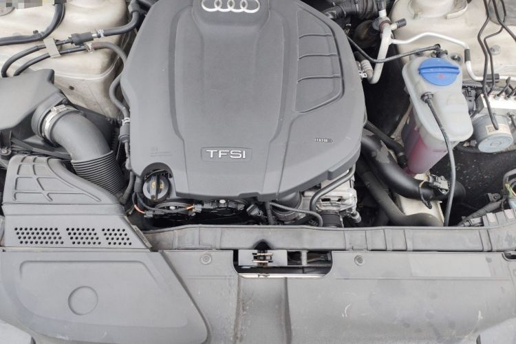 Used Audi A4L 2016 45 TFSI Collection Edition quattro Personalized Sports Model Engine Bay