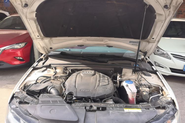Used Audi A4L 2016 35 TFSI Automatic Standard Model Engine Bay