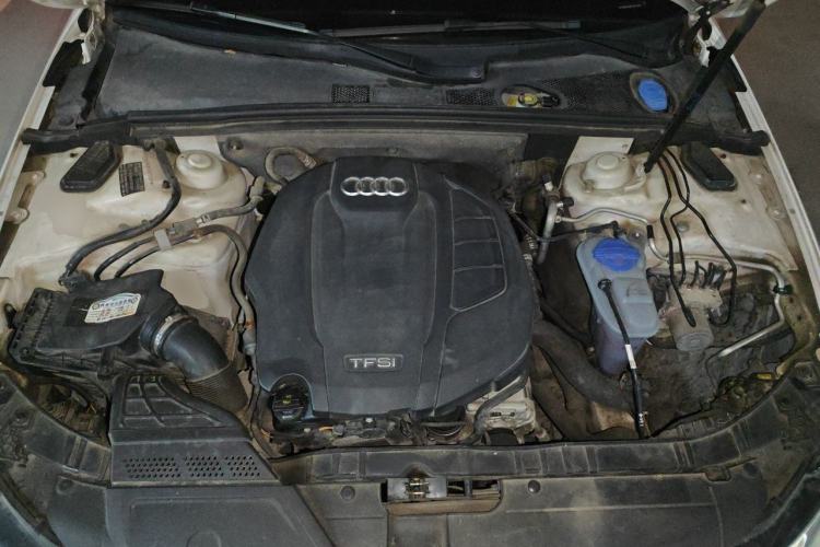 Used Audi A4L 2016 35 TFSI Automatic Comfort Model Engine Bay
