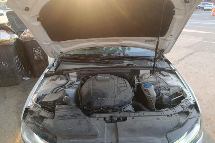 Used Audi A4L 2016 35 TFSI Collector's Edition Automatic Standard Model Engine Bay