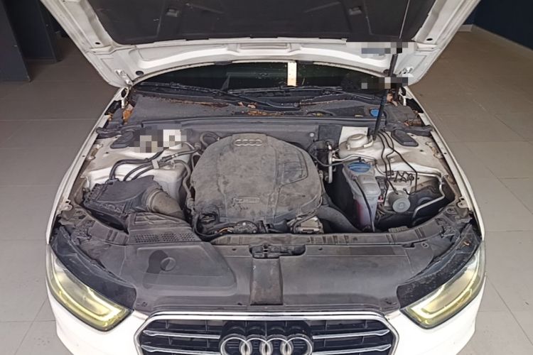 Used Audi A4L 2016 35 TFSI Automatic Standard Model Engine Bay