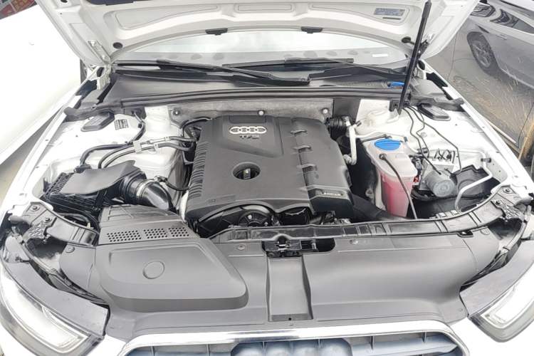 Used Audi A4L 2016 30 TFSI Collector's Edition Automatic Comfort Model Engine Bay