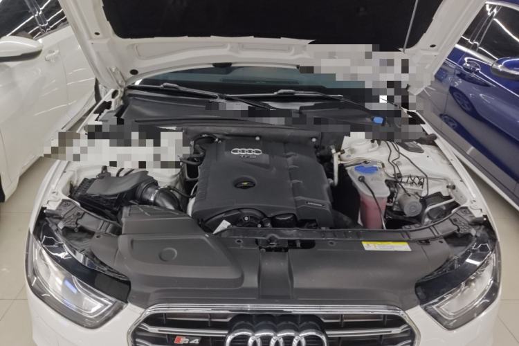 Used Audi A4L 2016 30 TFSI Collector's Edition Automatic Comfort Model Engine Bay
