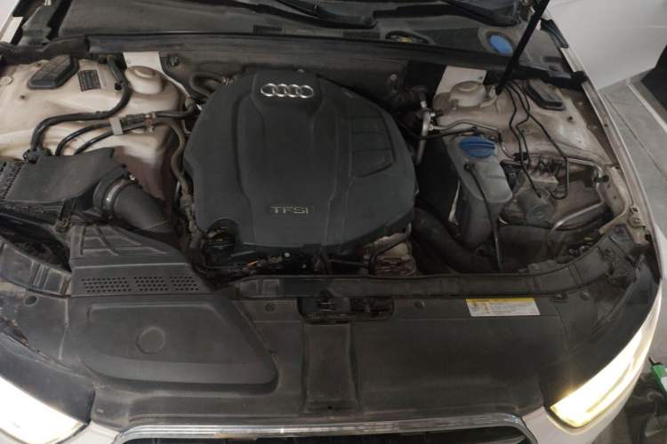 Used Audi A4L 2016 35 TFSI Collector's Edition Automatic Standard Model Engine Bay