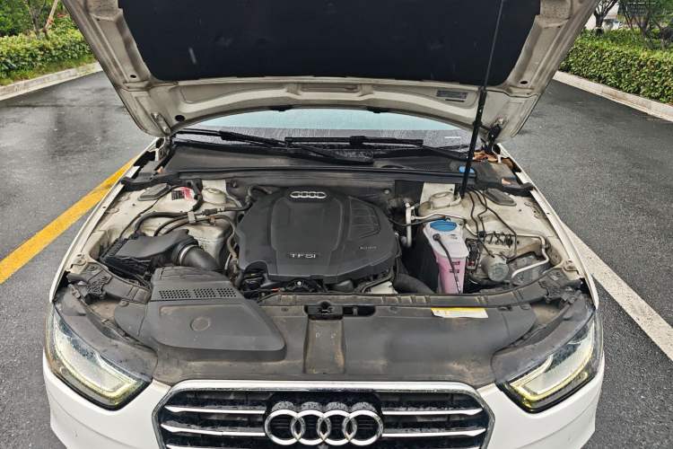 Used Audi A4L 2016 35 TFSI Collector's Edition Automatic Standard Model Engine Bay