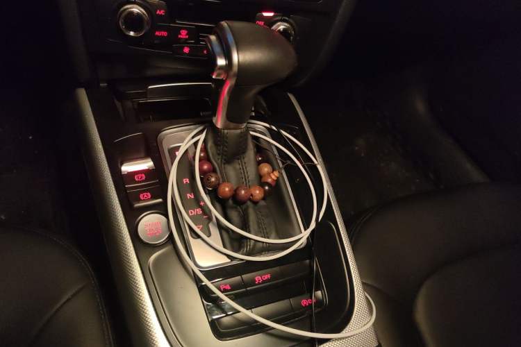 Used Audi A4L 2016 35 TFSI Collector's Edition Automatic Standard Model Gear Lever