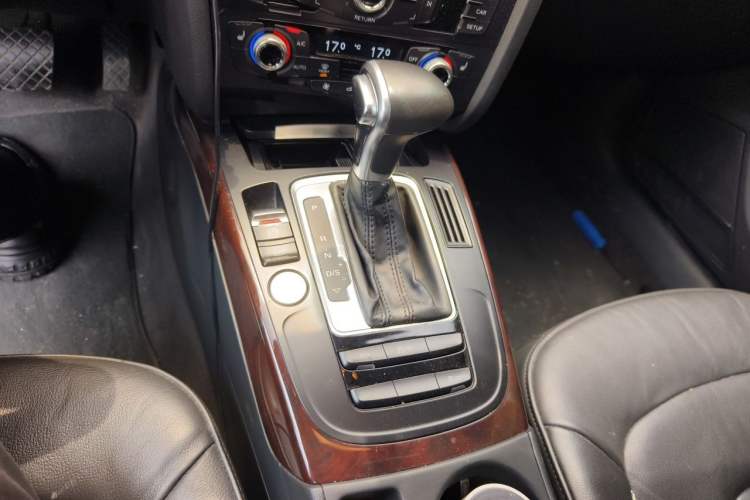 Used Audi A4L 2016 35 TFSI Automatic Comfort Model Gear Lever