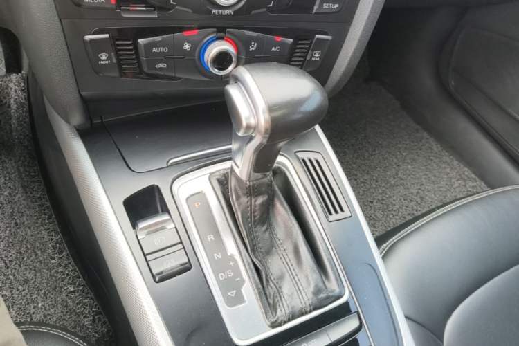 Used Audi A4L 2016 30 TFSI Collector's Edition Automatic Comfort Model Gear Lever