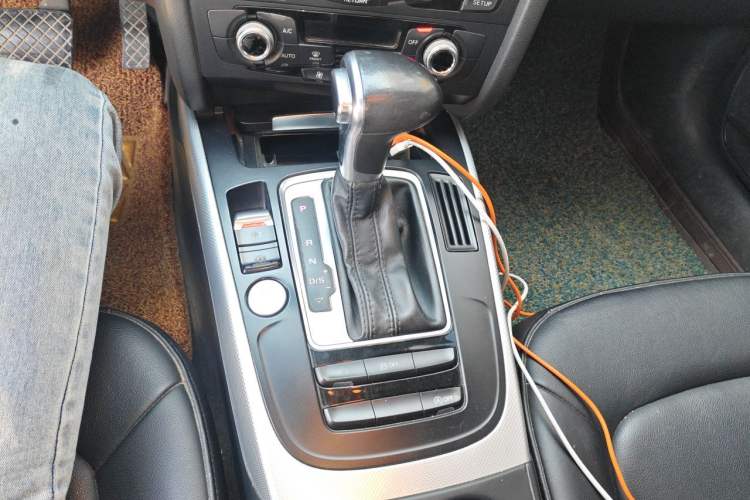 Used Audi A4L 2016 35 TFSI Collector's Edition Automatic Standard Model Gear Lever