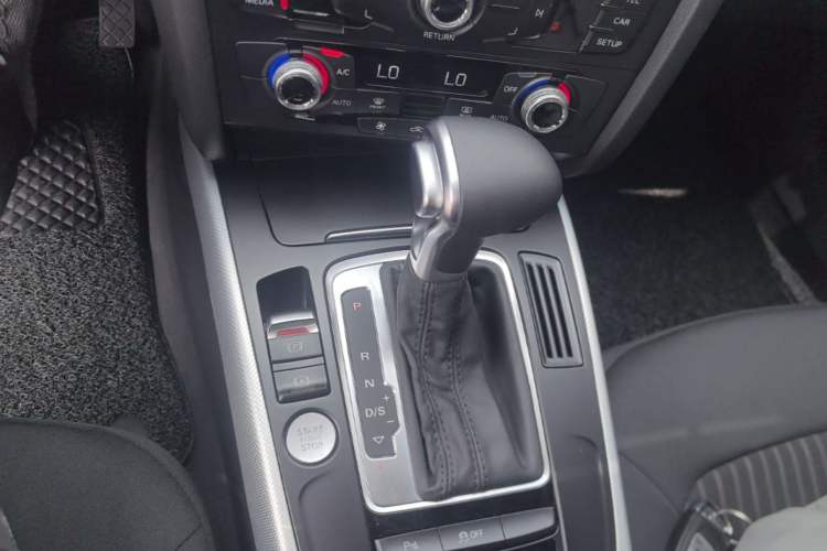 Used Audi A4L 2016 35 TFSI Collector's Edition Automatic Standard Model Gear Lever