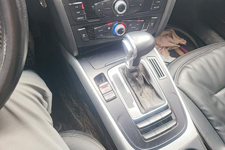 Used Audi A4L 2016 30 TFSI Collector's Edition Automatic Comfort Model Gear Lever