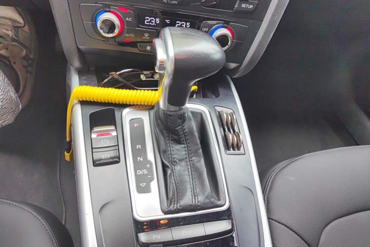 Used Audi A4L 2016 35 TFSI Automatic Standard Model Gear Lever