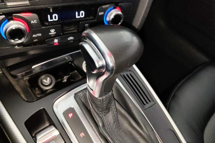 Used Audi A4L 2016 35 TFSI Collector's Edition Automatic Standard Model Gear Lever
