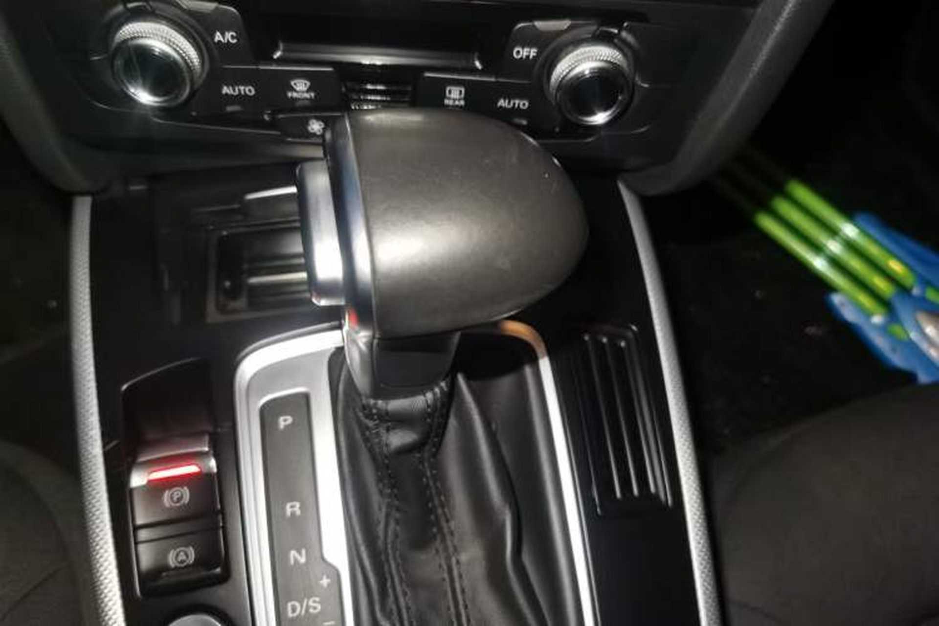 Used Audi A4L 2016 35 TFSI Automatic Standard Model Gear Lever