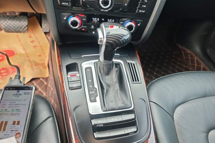 Used Audi A4L 2016 35 TFSI Automatic Comfort Model Gear Lever