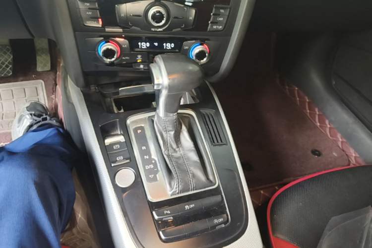 Used Audi A4L 2016 35 TFSI Collector's Edition Automatic Standard Model Gear Lever