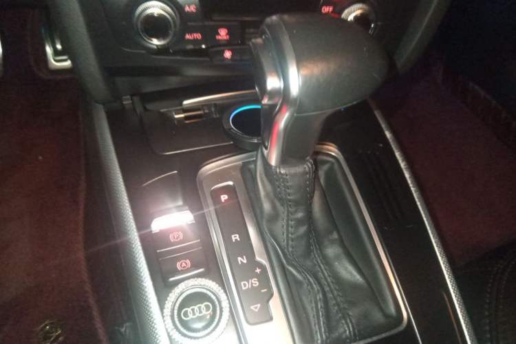 Used Audi A4L 2016 35 TFSI Collector's Edition Automatic Standard Model Gear Lever