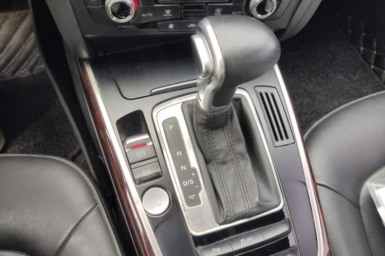 Used Audi A4L 2016 35 TFSI Collection Edition S line Comfort Model Gear Lever