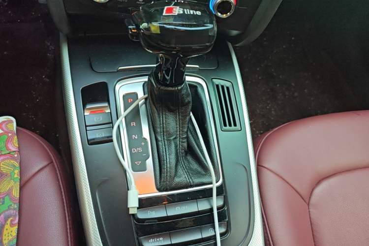 Used Audi A4L 2016 45 TFSI Collection Edition quattro Personalized Sports Model Gear Lever