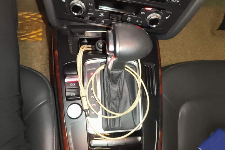 Used Audi A4L 2016 35 TFSI Automatic Comfort Model Gear Lever