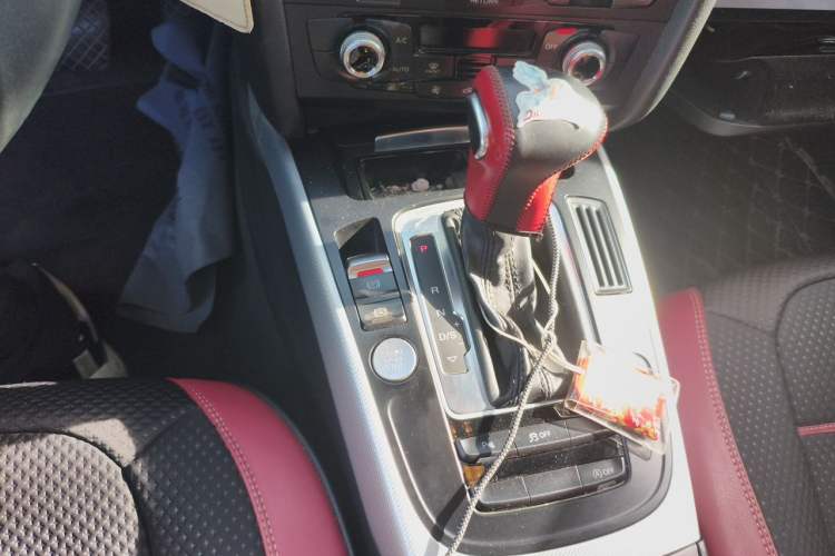 Used Audi A4L 2016 35 TFSI Collector's Edition Automatic Standard Model Gear Lever
