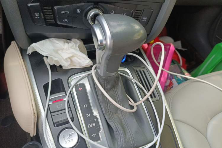 Used Audi A4L 2016 30 TFSI Automatic Comfort Model Gear Lever