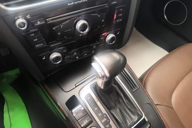 Used Audi A4L 2016 35 TFSI Collection Edition S line Comfort Model Gear Lever
