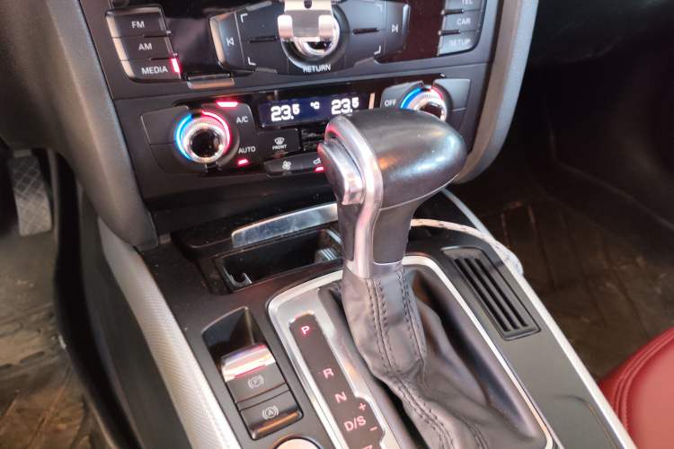 Used Audi A4L 2016 35 TFSI Collector's Edition Automatic Standard Model Gear Lever