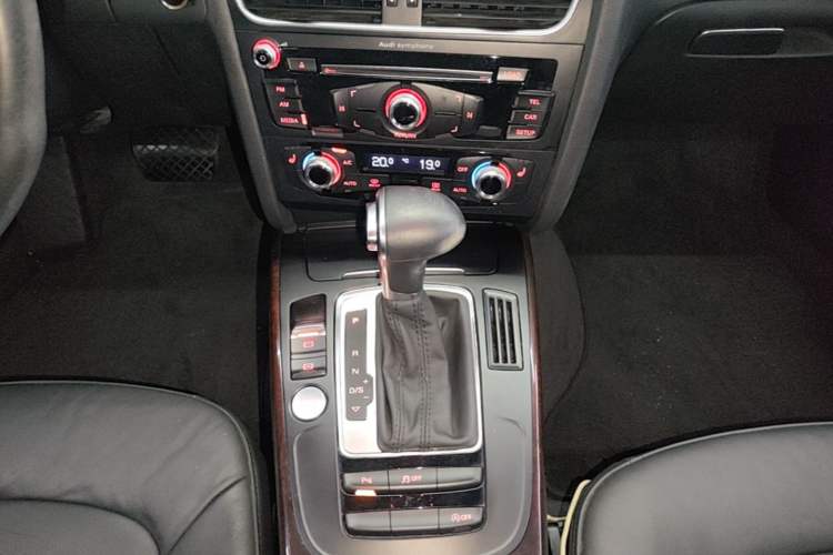 Used Audi A4L 2016 35 TFSI Automatic Comfort Model Gear Lever