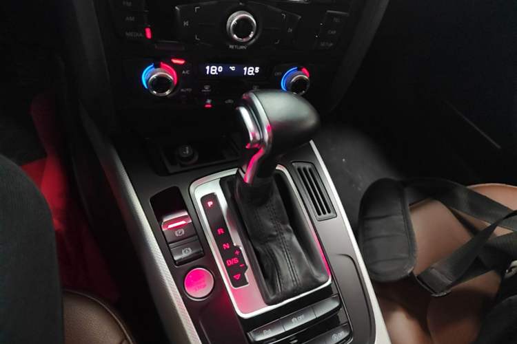 Used Audi A4L 2016 35 TFSI Collector's Edition Automatic Standard Model Gear Lever