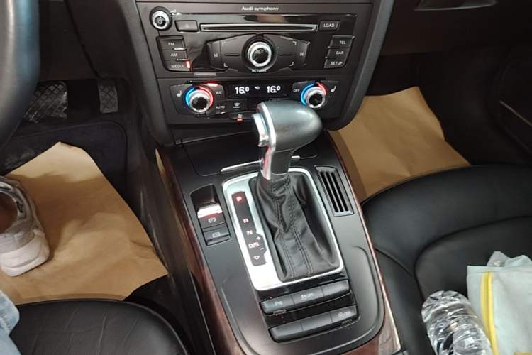 Used Audi A4L 2016 35 TFSI Automatic Comfort Model Gear Lever