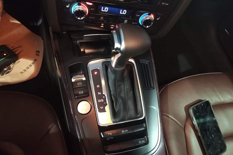 Used Audi A4L 2016 35 TFSI Collection Edition S line Comfort Model Gear Lever