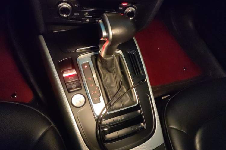 Used Audi A4L 2016 35 TFSI Collector's Edition Automatic Standard Model Gear Lever