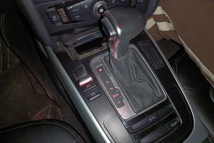 Used Audi A4L 2016 30 TFSI Collector's Edition Automatic Comfort Model Gear Lever