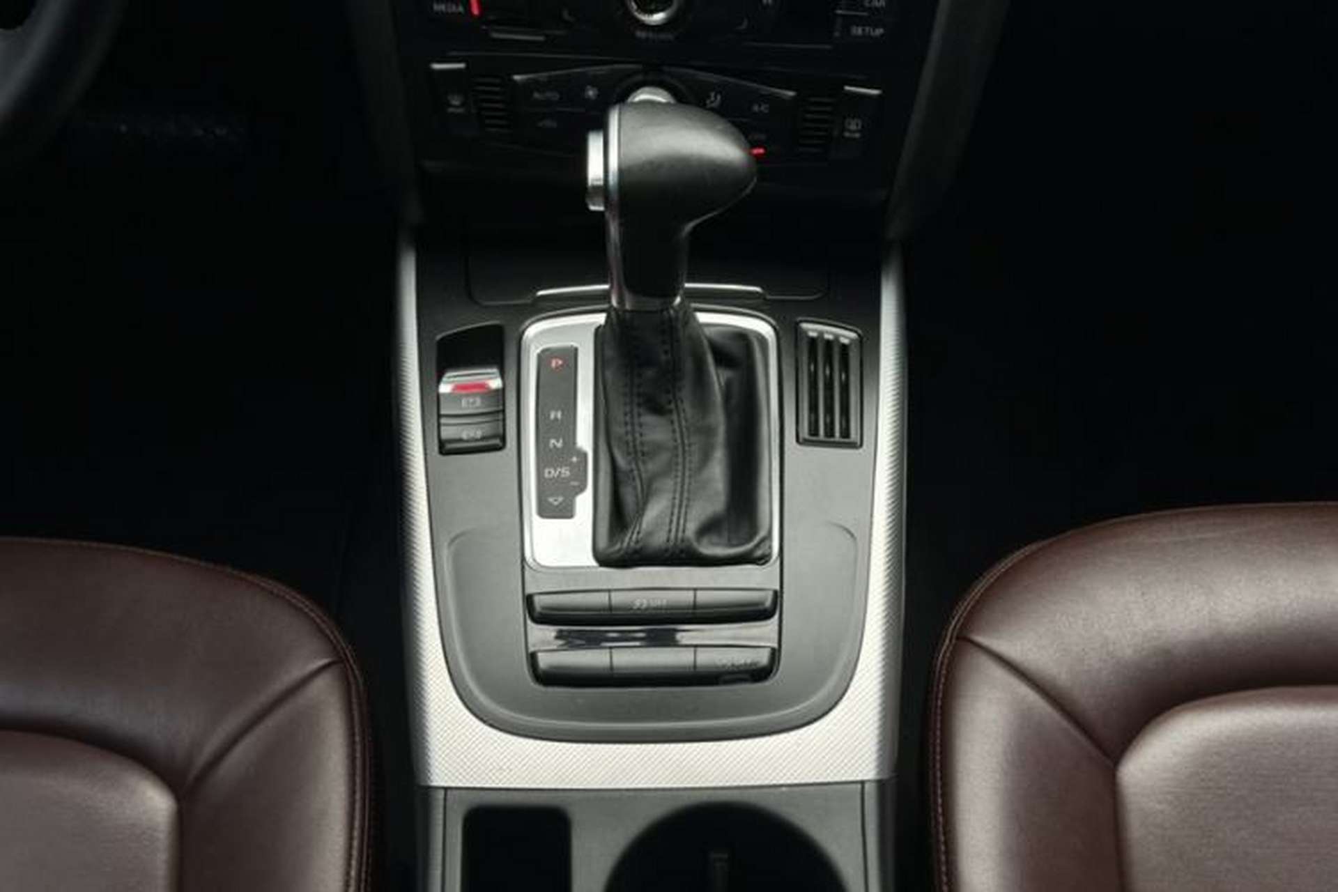 Used Audi A4L 2016 30 TFSI Collector's Edition Automatic Comfort Model Gear Lever