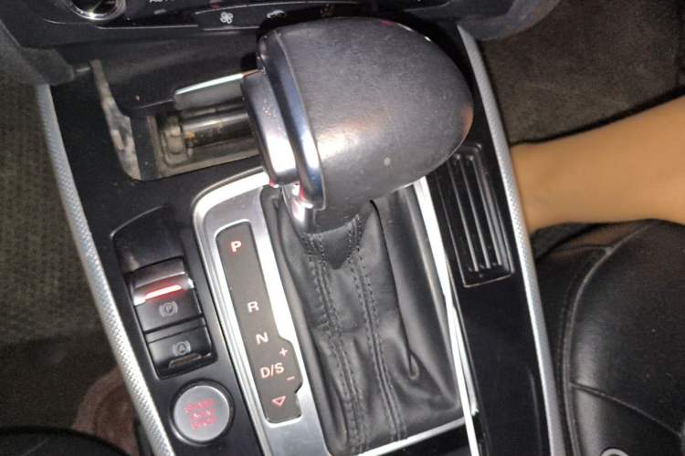 Used Audi A4L 2016 35 TFSI Collector's Edition Automatic Standard Model Gear Lever
