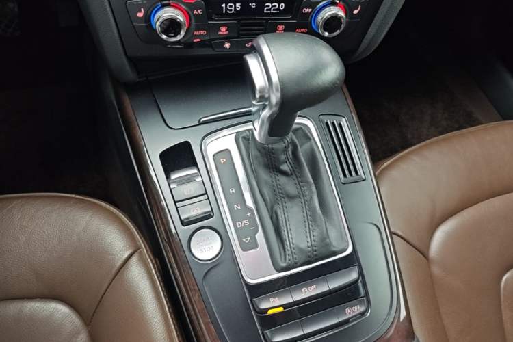 Used Audi A4L 2016 35 TFSI Collection Edition S line Comfort Model Gear Lever