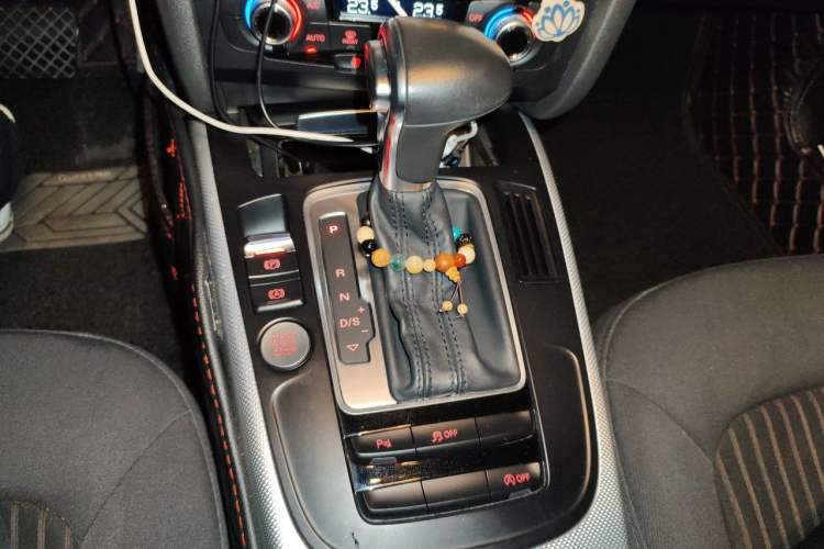 Used Audi A4L 2016 35 TFSI Collector's Edition Automatic Standard Model Gear Lever
