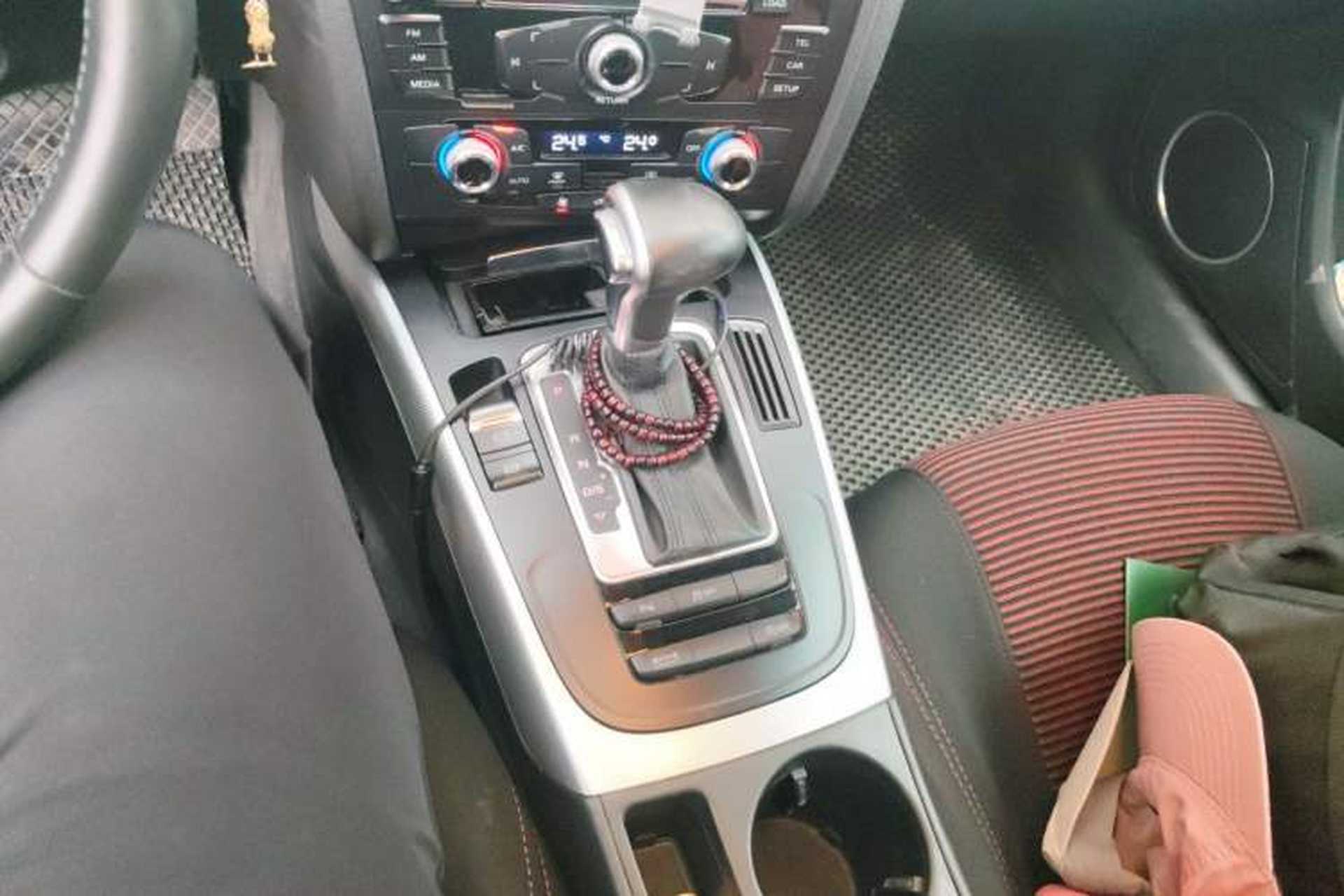 Used Audi A4L 2016 45 TFSI Collection Edition quattro Personalized Sports Model Gear Lever