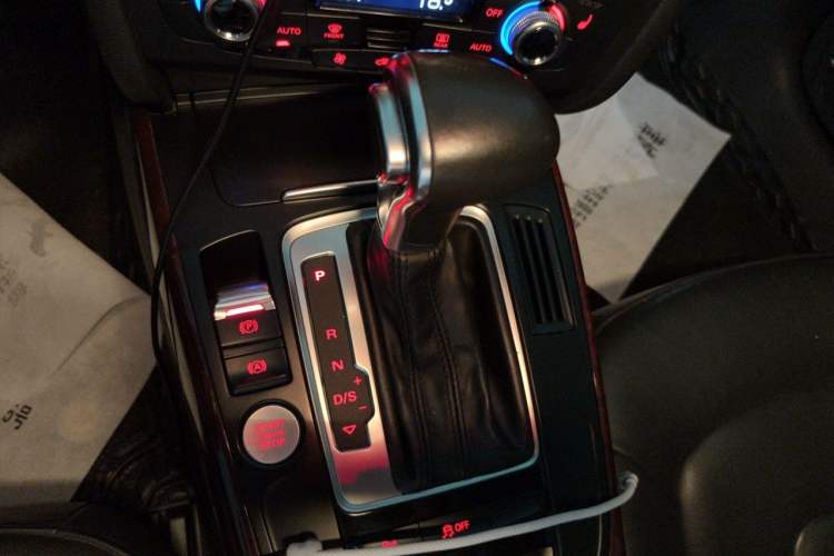 Used Audi A4L 2016 35 TFSI Collection Edition S line Comfort Model Gear Lever