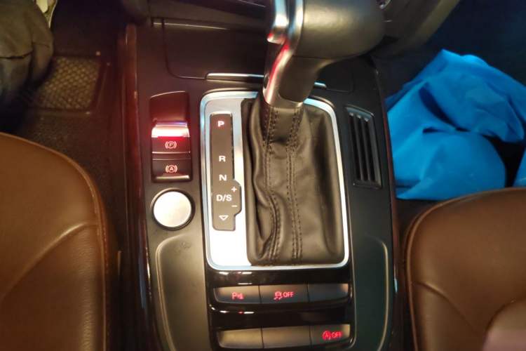 Used Audi A4L 2016 35 TFSI Automatic Sport Edition Gear Lever