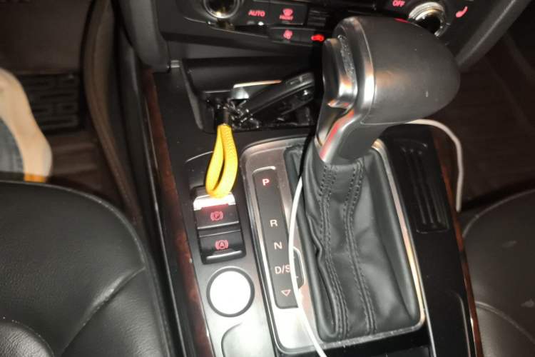 Used Audi A4L 2016 35 TFSI Collector's Edition Automatic Standard Model Gear Lever