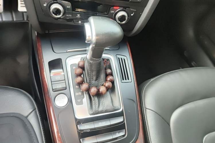 Used Audi A4L 2016 35 TFSI Collection Edition S line Comfort Model Gear Lever