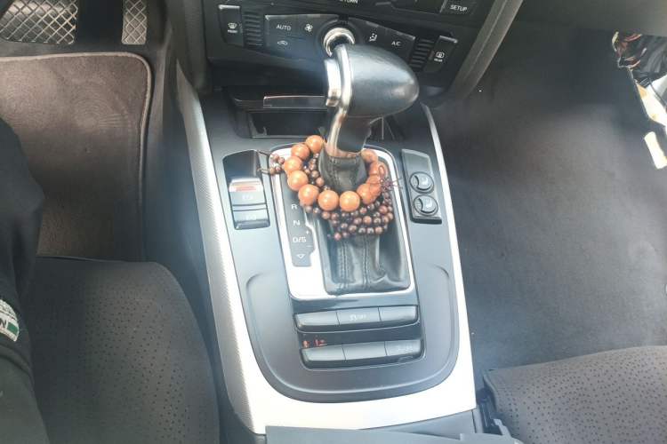 Used Audi A4L 2016 30 TFSI Collector's Edition Automatic Comfort Model Gear Lever