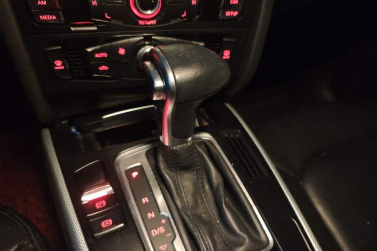 Used Audi A4L 2016 30 TFSI Automatic Comfort Model Gear Lever