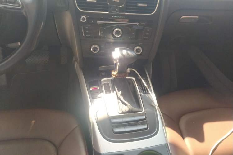 Used Audi A4L 2016 35 TFSI Collector's Edition Automatic Standard Model Gear Lever