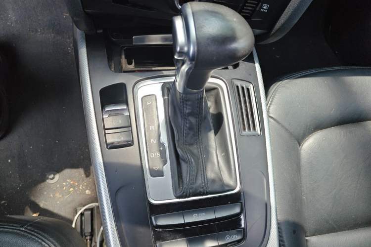 Used Audi A4L 2016 30 TFSI Collector's Edition Automatic Comfort Model Gear Lever