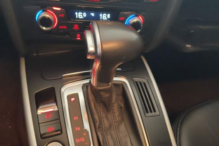Used Audi A4L 2016 35 TFSI Collector's Edition Automatic Standard Model Gear Lever