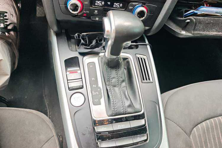 Used Audi A4L 2016 35 TFSI Collector's Edition Automatic Standard Model Gear Lever