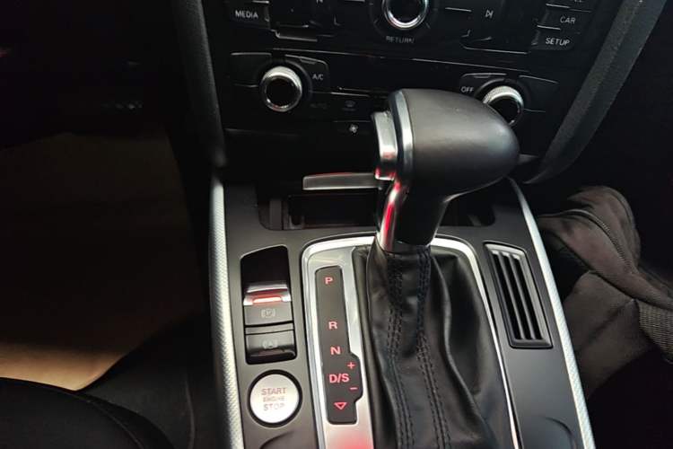 Used Audi A4L 2016 35 TFSI Collector's Edition Automatic Standard Model Gear Lever